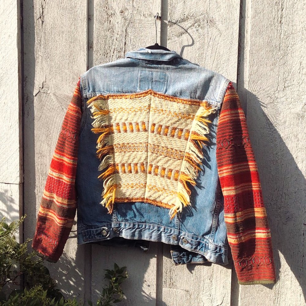 LAST CHANCE ! Levi's Upcycled Patchwork Denim Boho Fringe Jacket - Picture 4 of 7